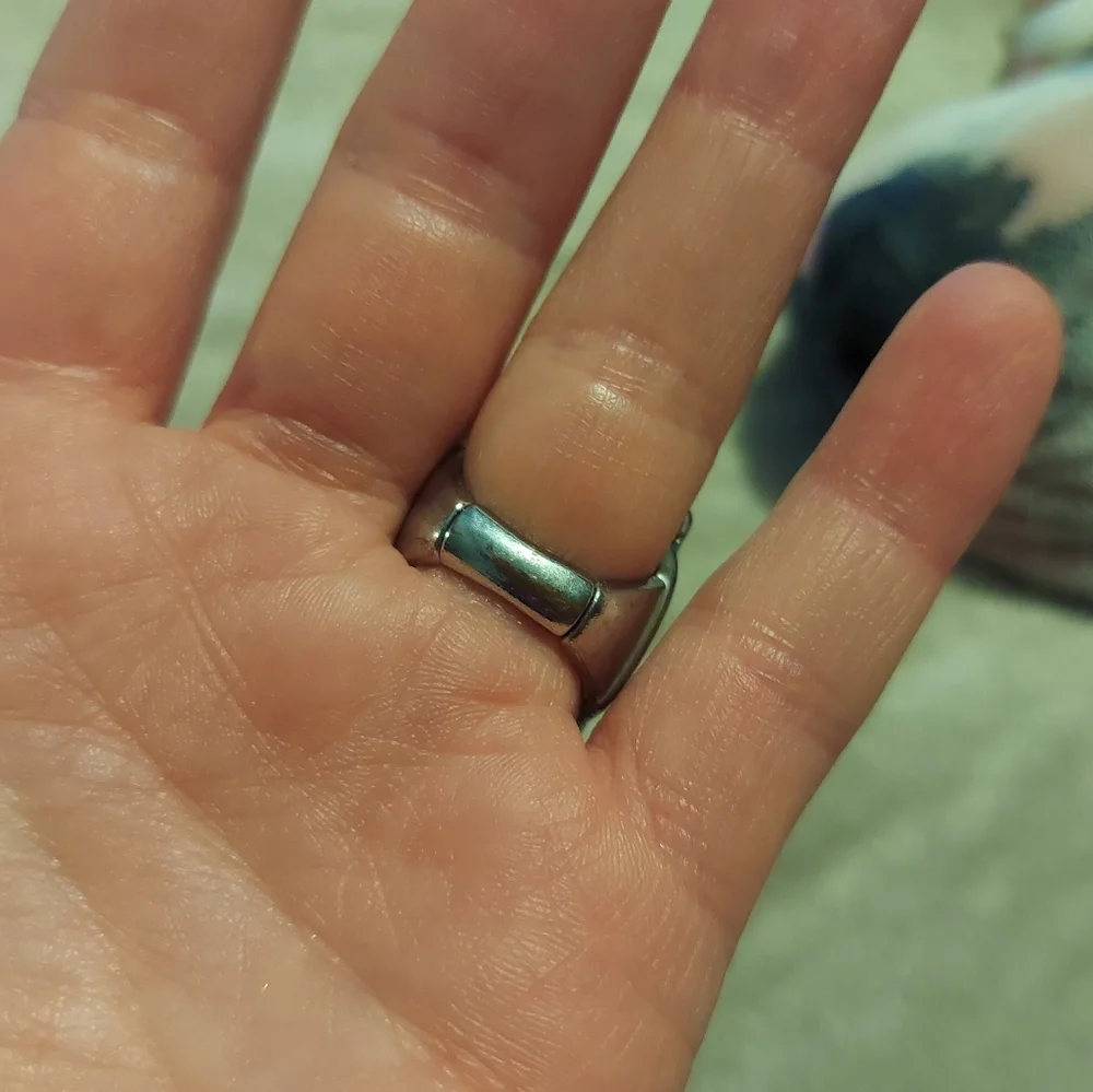 Stretch Orange gemstone Statement Ring - Picture 4 of 6